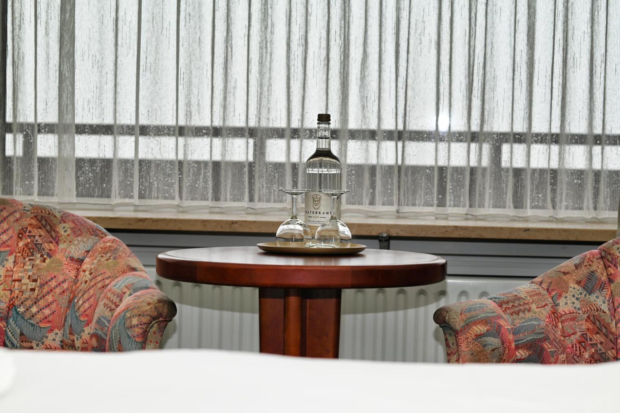 בוסום Strandhotel Salty מראה חיצוני תמונה
